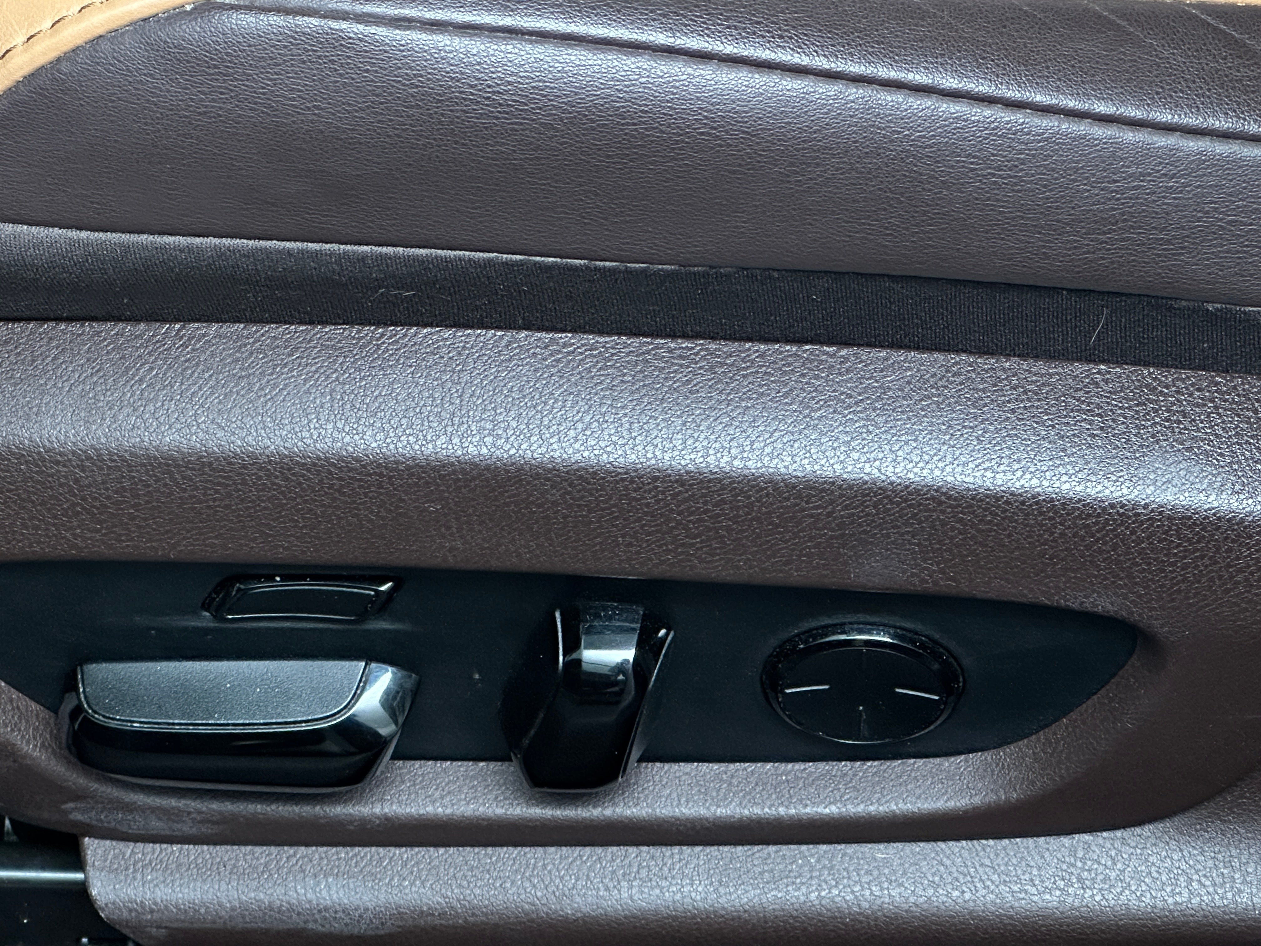 lexus es hybrid 2021 58AEA1C17MU007916 image lexus es hybrid 2021 58AEA1C17MU007916 image